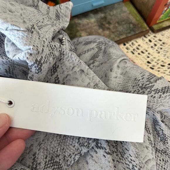 Adyson Parker NWT White Grey Snake Skin Print Zip Up Stretch Moto Jacket Sz M - Picture 8 of 10